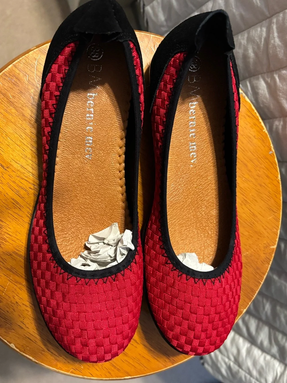 Bernie Mev Hazel Bella Me Black Red Slip On Woven Ballet Flats Size 7.5 / Eur 38